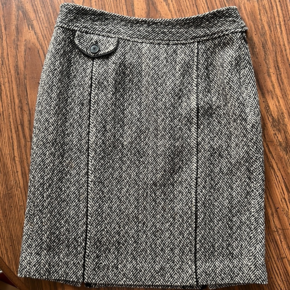 Ann Taylor tweed skirt size 4